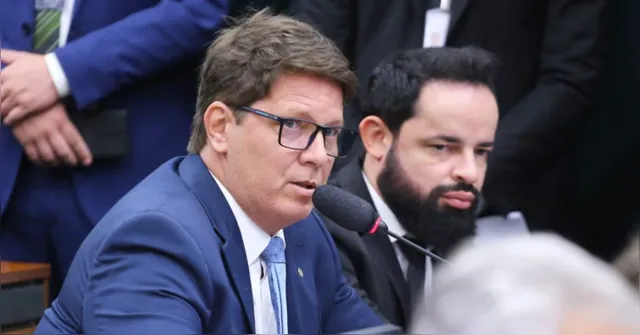 Imagem ilustrativa da notícia Documentos colocam gabinete de Mario Frias sob suspeita de 'rachadinha'
