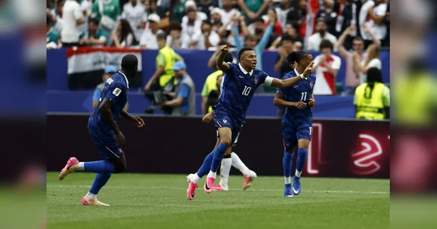 Imagem ilustrativa da notícia "Insuportável": Deschamps explica saída da seleção francesa