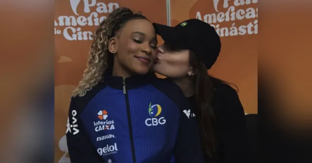 Imagem ilustrativa da notícia Rebeca Andrade celebra ouro no Pan e se declara à namorada: "Te amo"