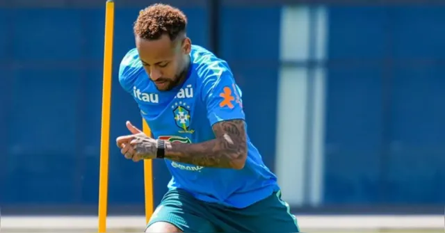 Imagem ilustrativa da notícia Neymar treina com bola e se aproxima de retorno pela Seleção Brasileira