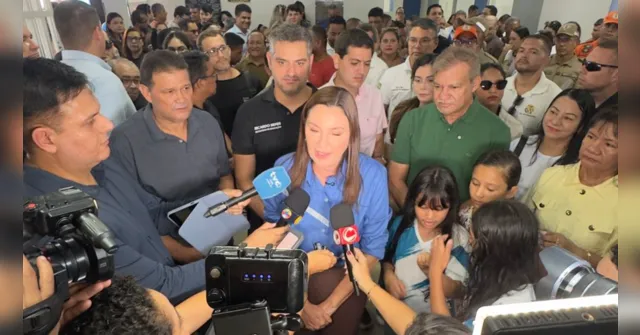 Imagem ilustrativa da notícia Governadora Hana entrega escola estadual reconstruída em Ananindeua