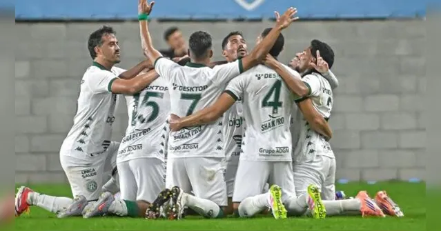 Imagem ilustrativa da notícia Guarani vence Barra-SC e toma liderança do Paysandu 
