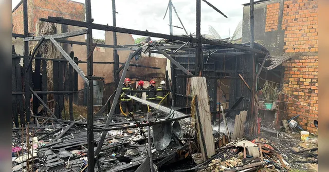 Imagem ilustrativa da notícia VÍDEO: incêndio atinge vila e destrói casas em Belém