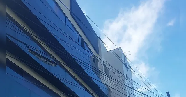Imagem ilustrativa da notícia Incêndio atinge prédio comercial em Belém e assusta trabalhadores 