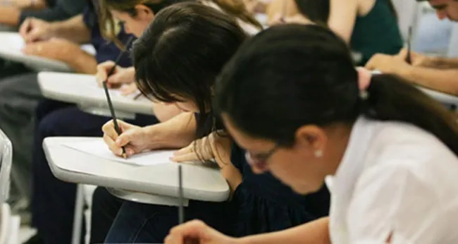 Imagem ilustrativa da imagem Concurso Fisioterapia: vagas abertas e editais previstos; salários de até R$ 5,7 mil