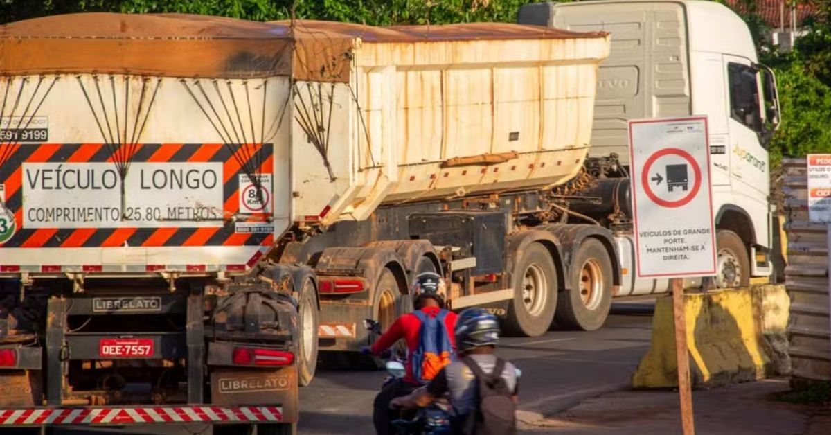 Novas regras buscam adequar o transporte de cargas à realidade na via.