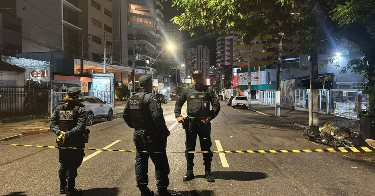 A rua do edifício Illes de Pallais foi interditada e isolada por policiais militares para garantir a segurança