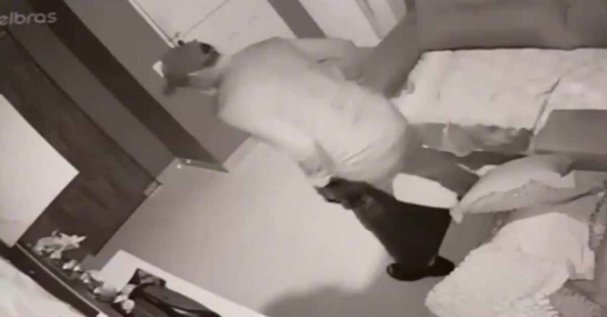 Os suspeitos invadiram a casa, amarraram e ameaçaram as vítimas de morte