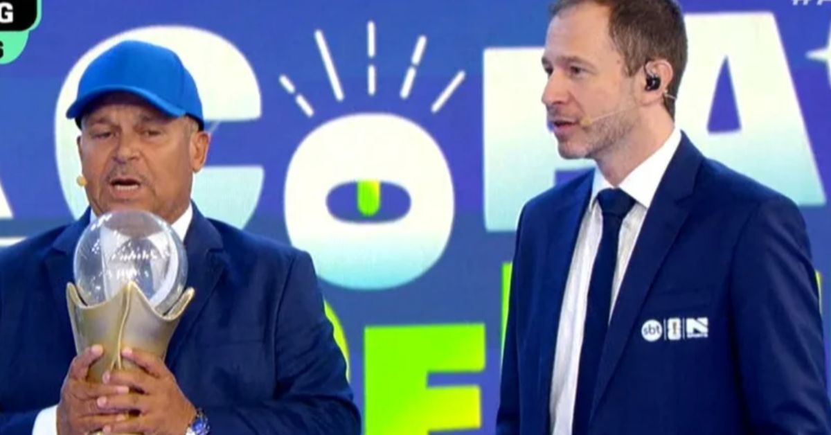 Tiago Leifert respondeu em tom de brincadeira à previsão feita por Carlinhos Vidente durante transmissão do SBT.