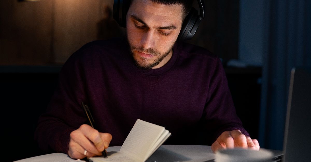 A ciência aponta que o melhor horário para estudar varia de acordo com o perfil biológico e a rotina de cada pessoa.
