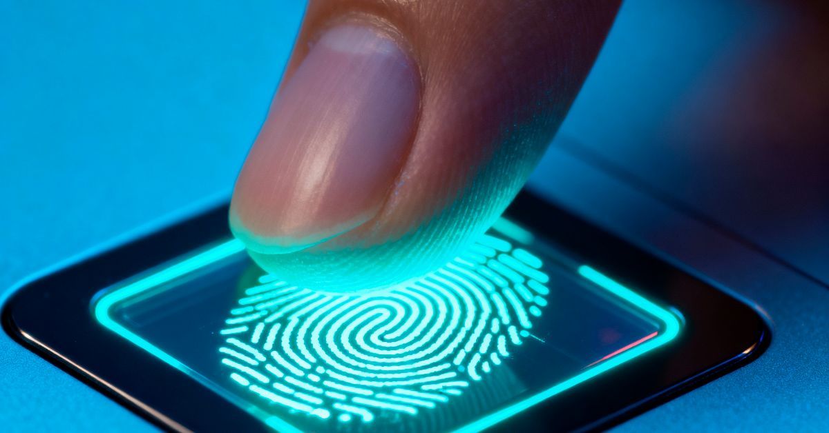 Nova Carteira de Identidade Nacional terá biometria exigida em benefícios do INSS a partir de 2027.