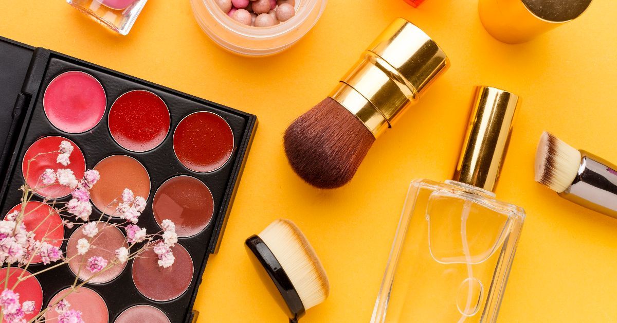 Anvisa determinou a suspensão da venda e do uso de diversos cosméticos irregulares.