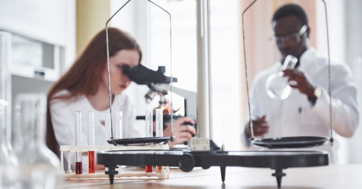 Nova estratégia do MCTI define diretrizes para fortalecer ciência, tecnologia e inovação no Brasil até 2034.