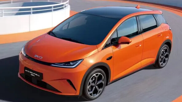 A BYD concluirá a produção total no Brasil até 2026, com novos modelos e ampliação da capacidade na fábrica de Camaçari.