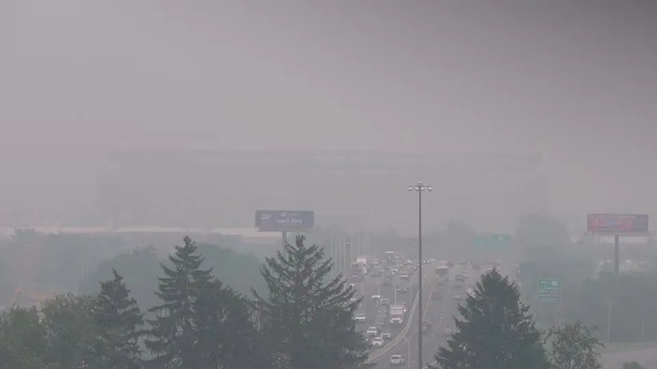 Incêndios no Canadá provocam fumaça que afeta qualidade do ar em diversas regiões dos EUA antes da final da Copa do Mundo.