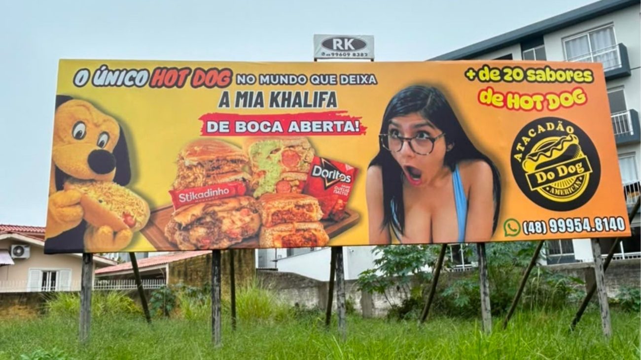 Um outdoor com a imagem de Mia Khalifa gera debate no Sul do Brasil. Entenda a polêmica e a reação do público.