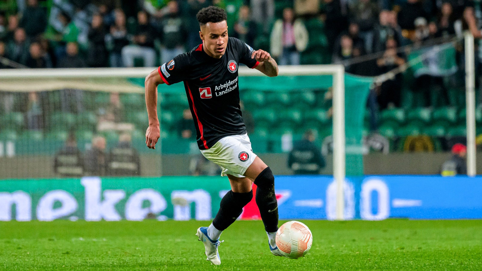 Clube do Remo busca lateral-esquerdo após negociação frustrada com Paulinho.