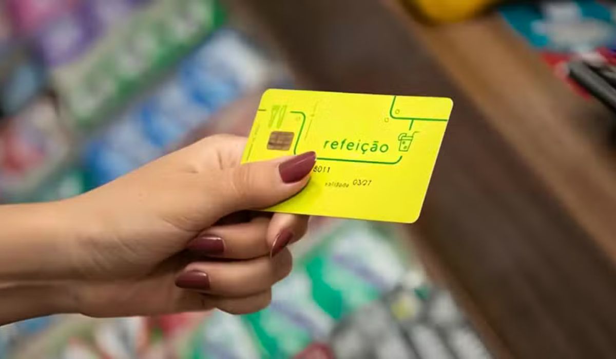 O Decreto nº 12.712/2025 altera as regras do vale-alimentação e vale-refeição. Confira as principais mudanças e suas implicações.