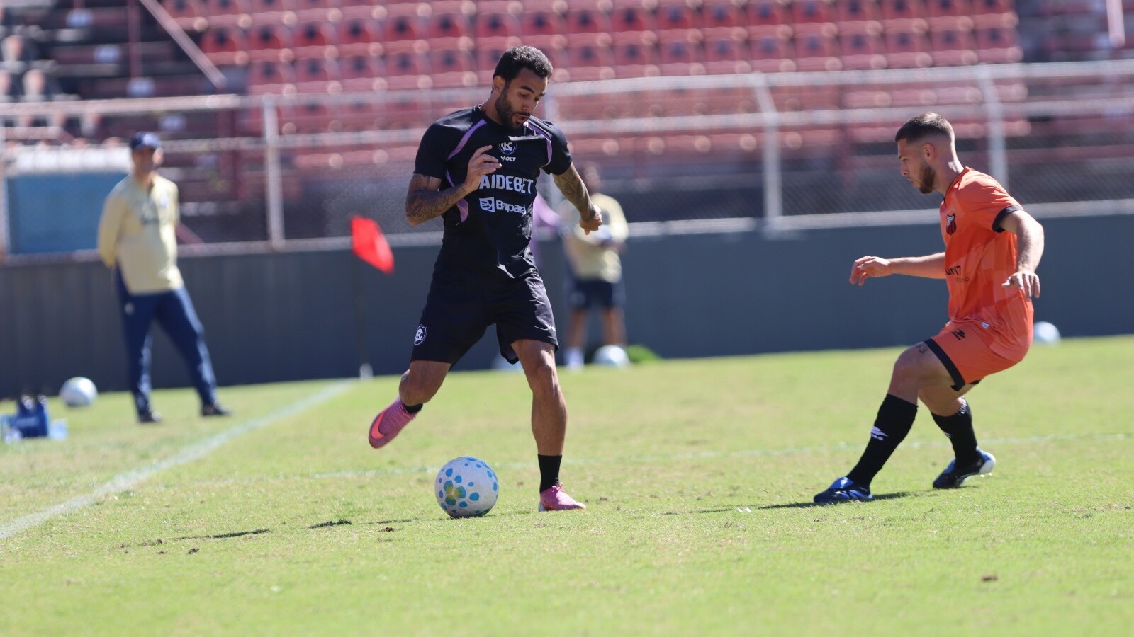 Após derrota para o Ituano, técnico do Remo, Léo Condé, destaca foco na preparação para a Série A do Campeonato Brasileiro.