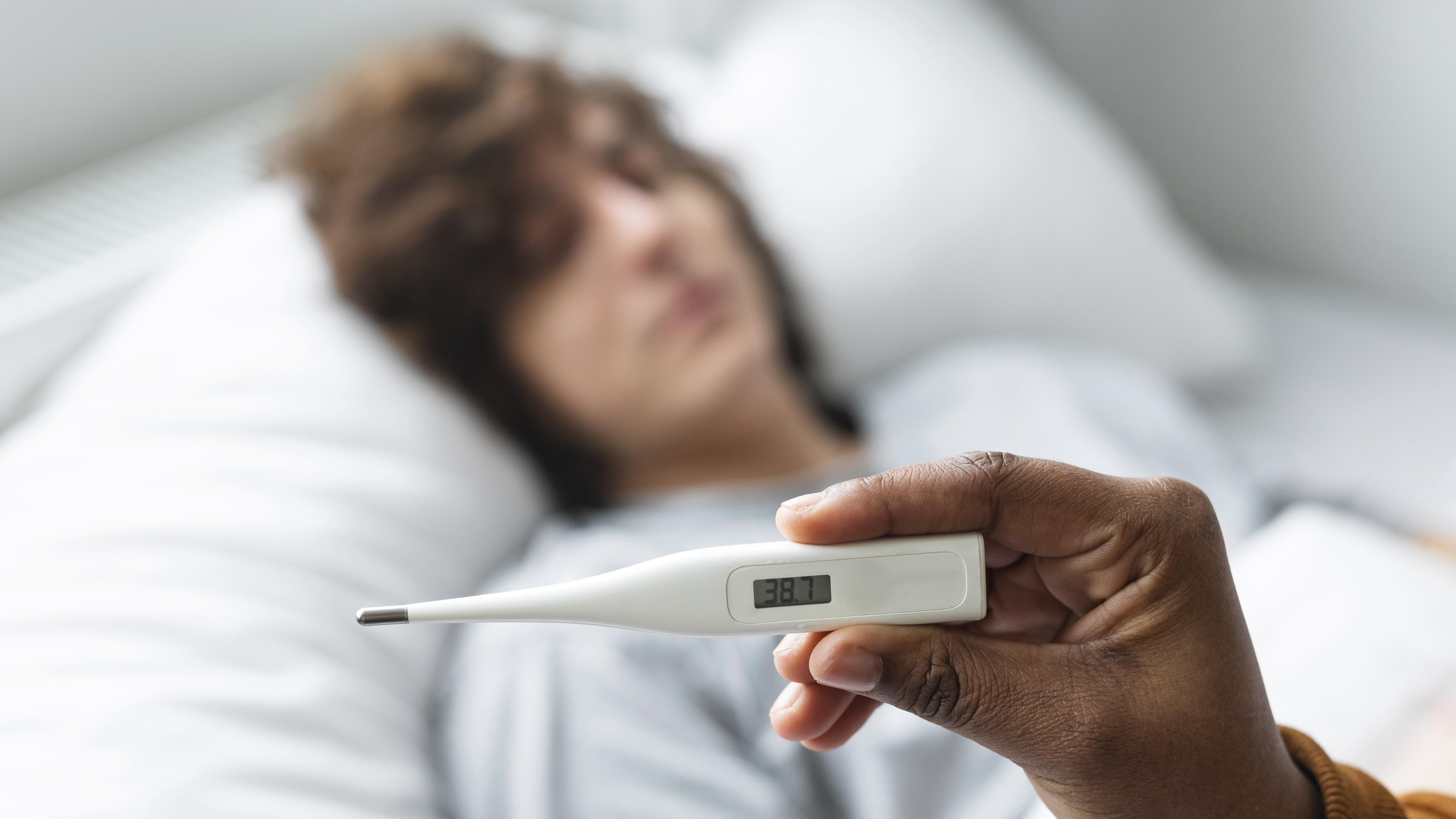 Descubra o que é a virose amazônica e como se prevenir com dicas de uma infectologista. Informações úteis sobre sintomas e cuidados necessários.
