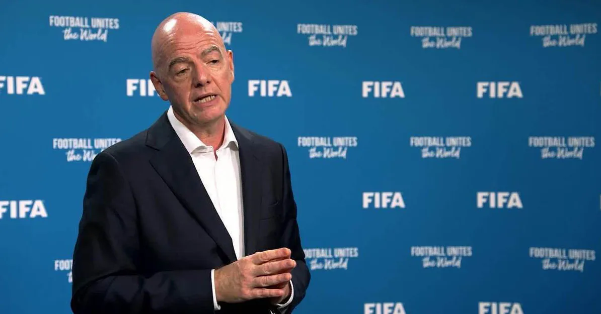 Gianni Infantino, que até pouco tempo tinha a reeleição praticamente garantida, agora enfrenta um futuro incerto na Fifa após perder apoio político.