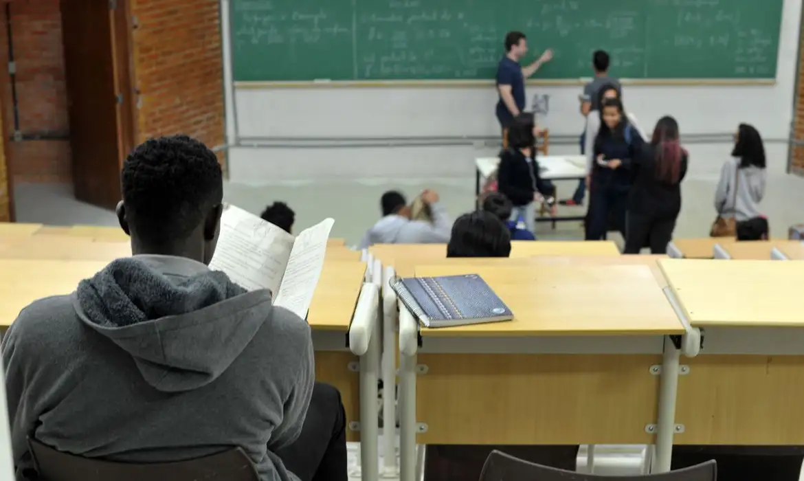A convocação de estudantes na lista de espera vai até 24 de setembro.