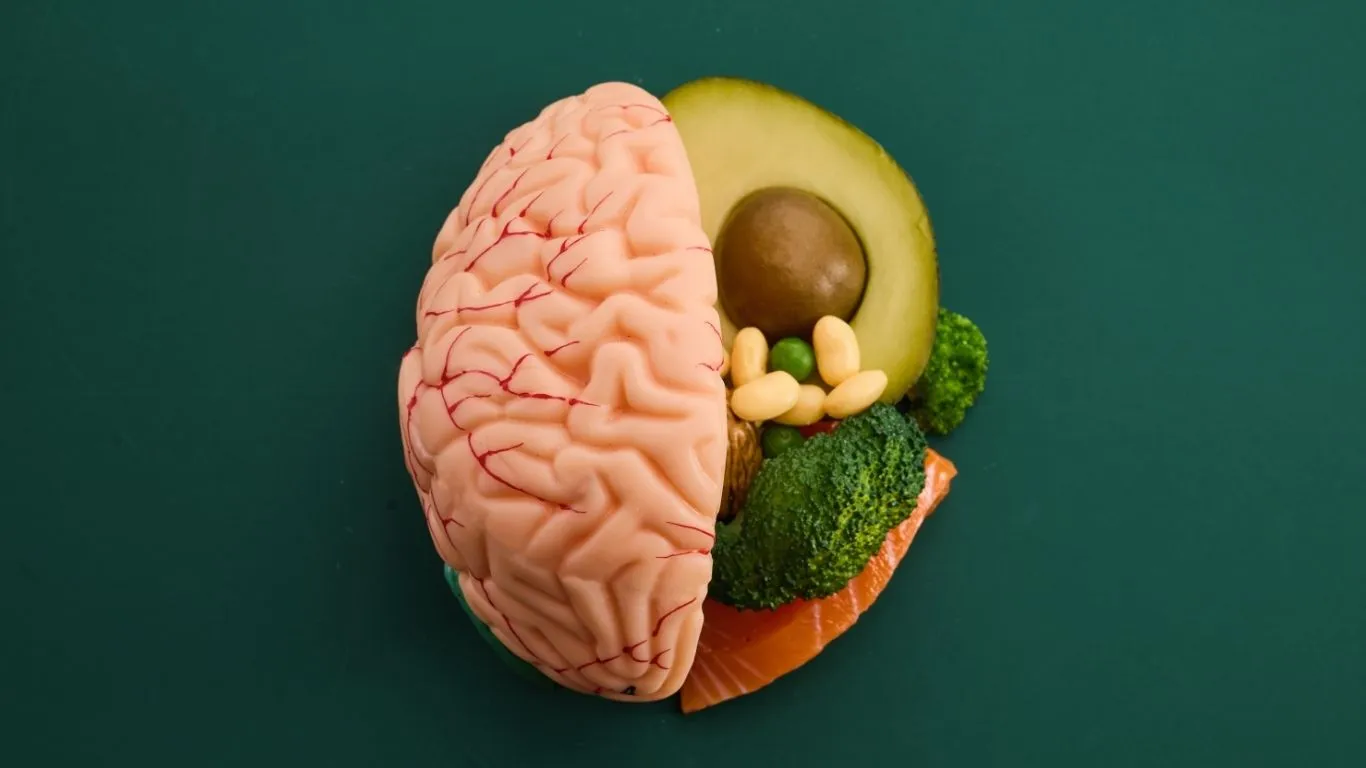 Especialista em nutrologia explica o impacto dos nutrientes, do eixo intestino-cérebro e dos ultraprocessados na memória e na cognição.