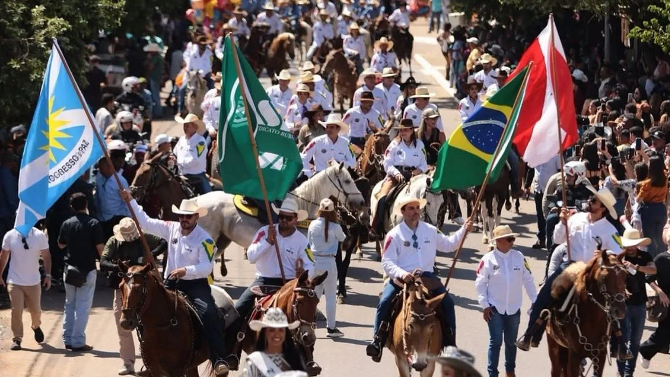 Conhecida como Capital do Boi Gordo, cidade do sul do Pará promove feira com rodeio, leilões, shows nacionais e expectativa de grandes negócios.