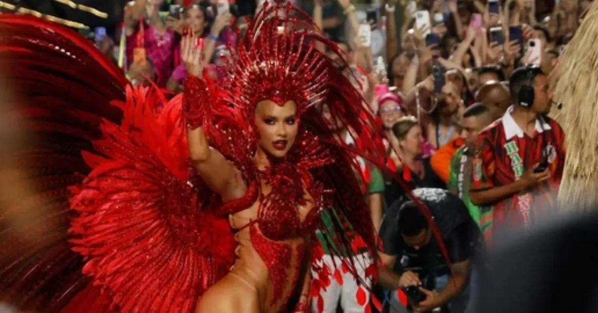 Influenciadora anunciou saida da Grande Rio nesta quinta-feira (13/08), após desfilar apenas uma vez pela escola no posto de rainha de bateria.