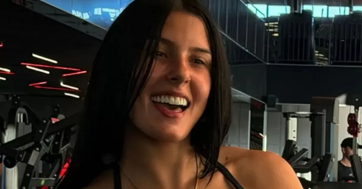 A reação da cantora ao ex-namorado rolou durante uma apresentação