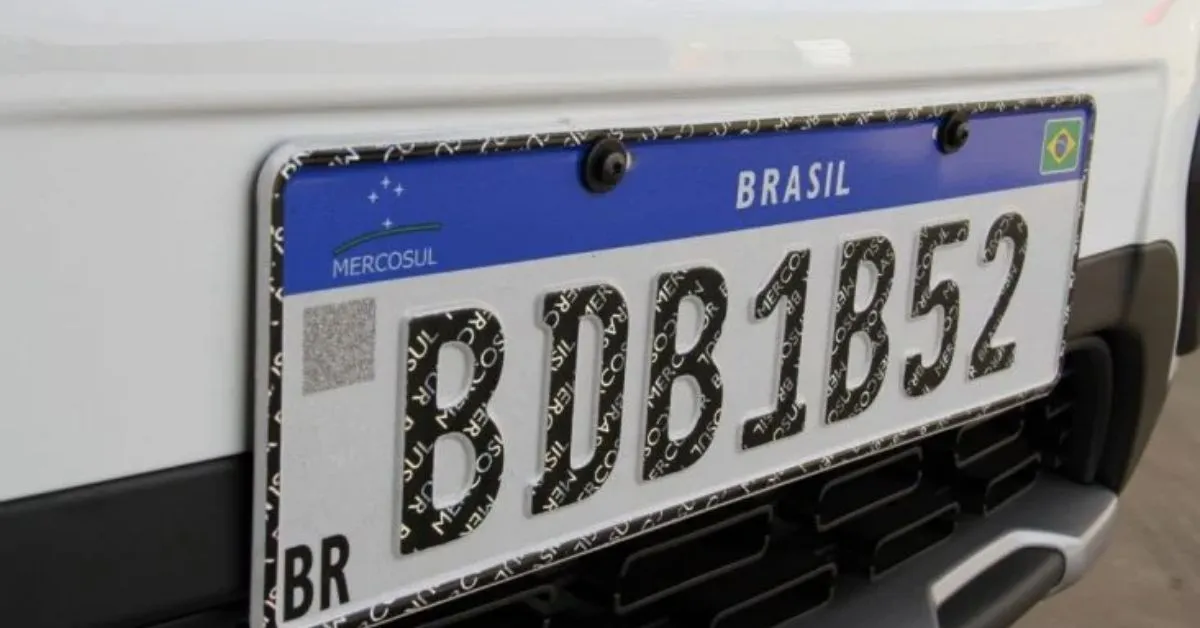 Placa Mercosul não exibe mais o município e o estado de registro do veículo; informação pode ser consultada por aplicativo oficial