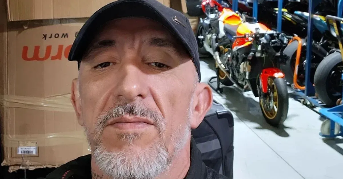 Cristian Cravinhos apareceu usando calcinha em novo ensaio destinado aos assinantes de sua plataforma de conteúdo.