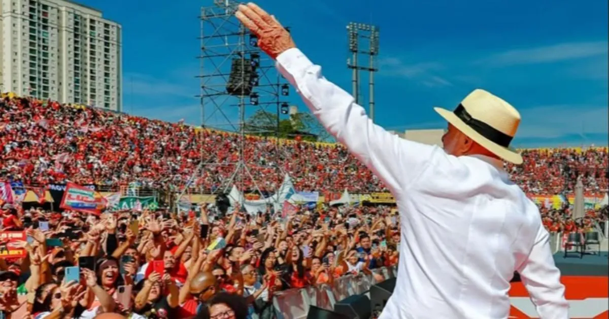 Lula participa do primeiro ato de campanha em São Bernardo do Campo, neste domingo (16).