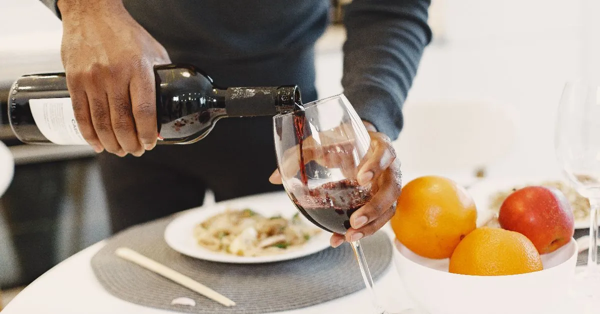 A programação reúne formações voltadas ao empreendedorismo, à gestão de negócios, à hospitalidade e às experiências sensoriais, associando técnicas da gastronomia contemporânea à valorização dos ingredientes e da cultura alimentar amazônica.