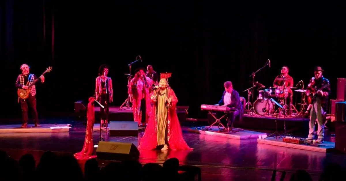 Mais do que um tributo, “Cor de Rosa Choque” é uma ação de valorização da memória da música popular brasileira.