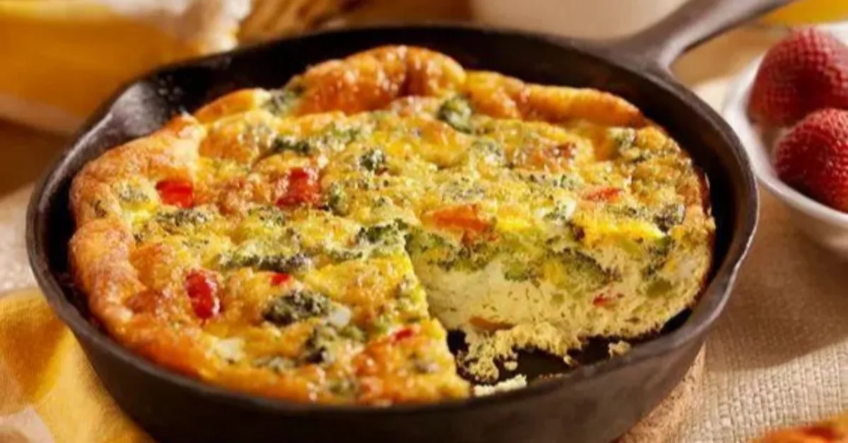 Preparada com ingredientes simples e de fácil acesso, ela combina uma massa leve e macia com um recheio bem temperado, resultando em uma refeição saborosa e fácil de fazer.