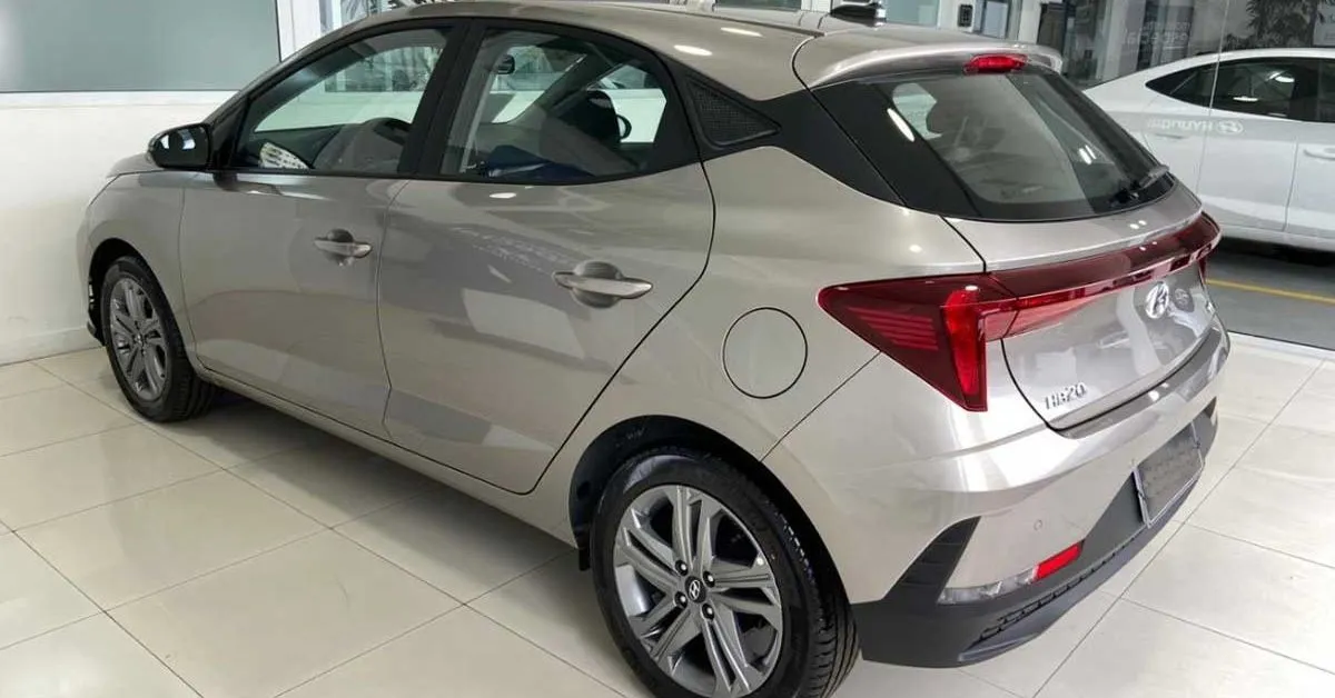 Saber quais modelos apresentam melhor aproveitamento do combustível pode ser um fator relevante tanto na escolha de um carro novo quanto na decisão diária sobre qual combustível utilizar.