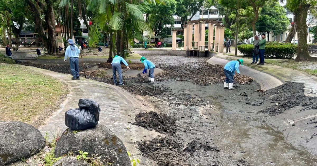 Durante a ação desta quarta-feira, a equipe realizou a secagem do primeiro lago e iniciou a retirada dos resíduos sólidos. O material será encaminhado para a Granja Modelo, onde será utilizado como adubo para as plantas ornamentais.