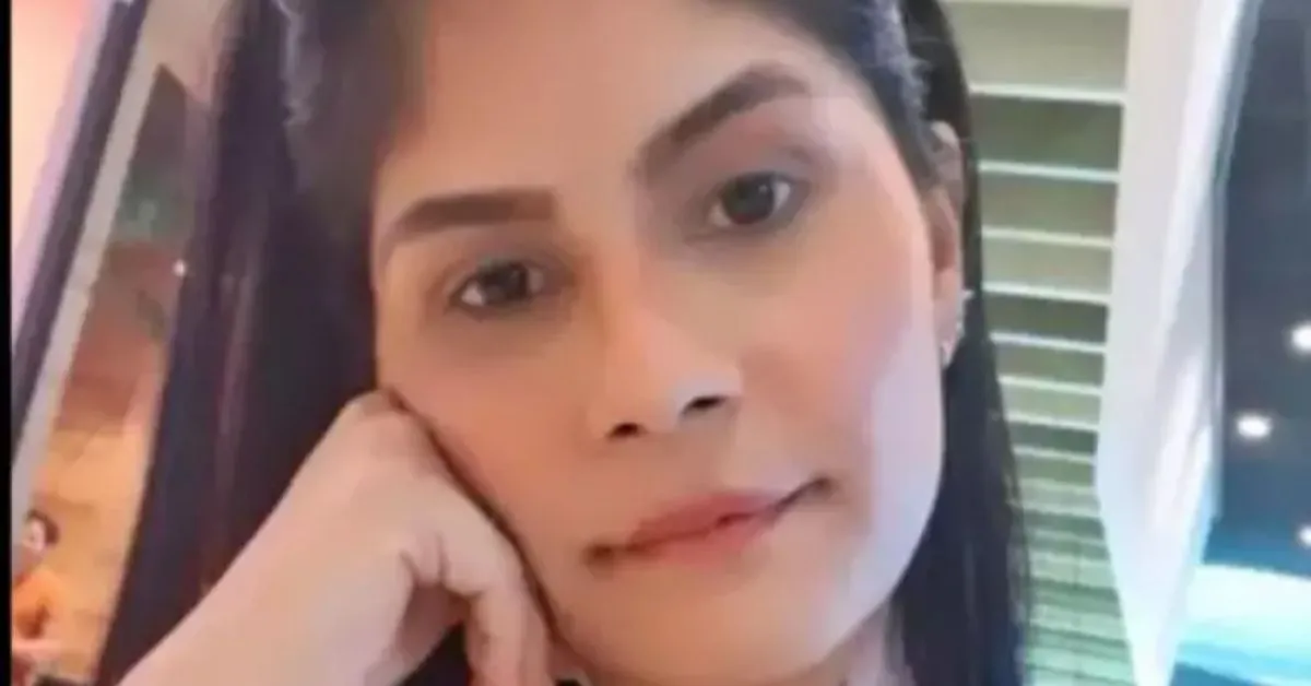 Após o ocorrido, o jovem permaneceu no imóvel durante o dia seguinte e se apresentou à polícia cerca de 21 horas depois. Gabriela foi encontrada já sem vida no apartamento.