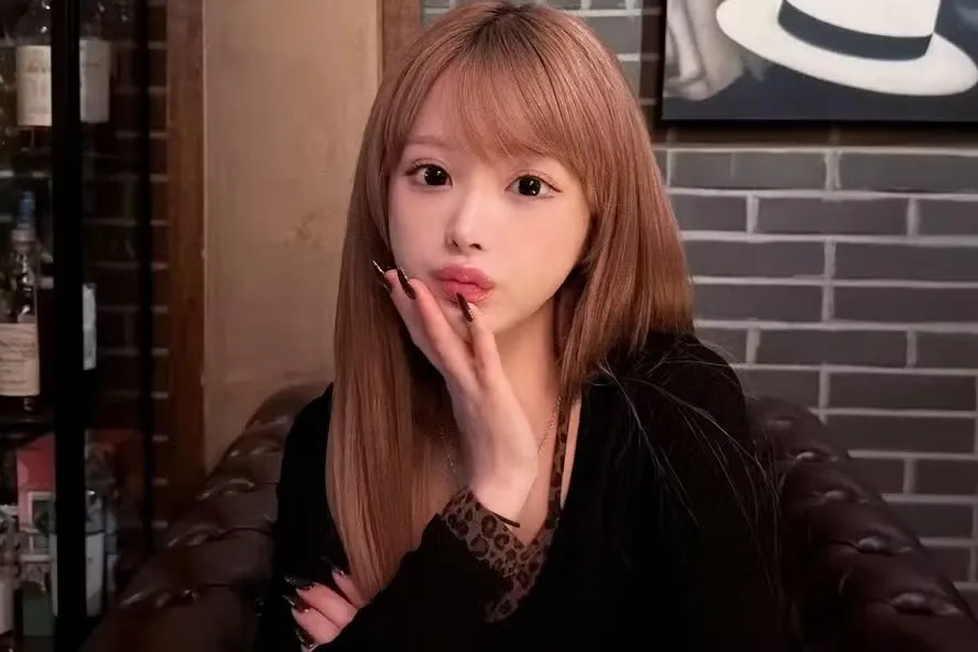 Mina Chan, influencer japonesa de K-pop, tinha mais de 80 mil seguidores no TikTok e havia falado sobre as críticas que recebia nas redes sociais antes de ser encontrada morta em Seul.