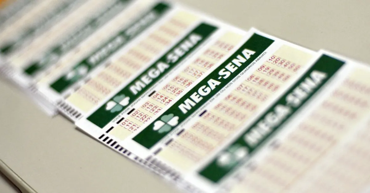 A Mega-Sena pode pagar R$ 3,5 milhões nesta quinta-feira (13/08). O concurso 3.044 será sorteado às 21h, e as apostas podem ser feitas até as 20h.