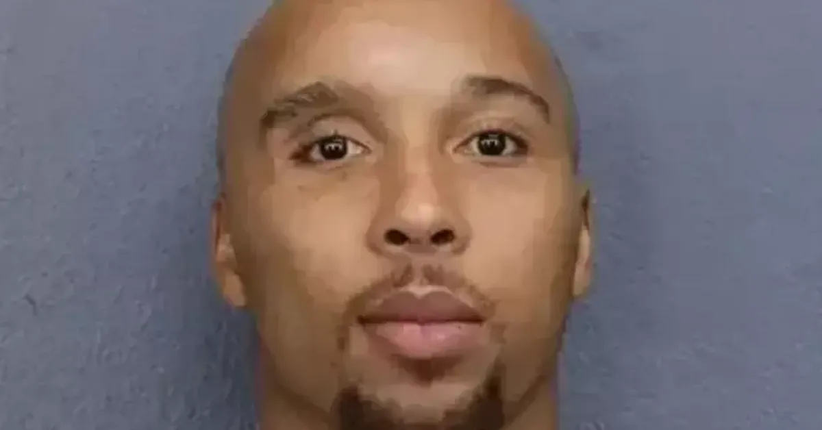 Ex-jogador da NFL Stedman Bailey foi preso na Flórida por suspeita de ato sexual em um shopping. O ex-atleta do St. Louis Rams e a companheira foram liberados após pagamento de fiança.
