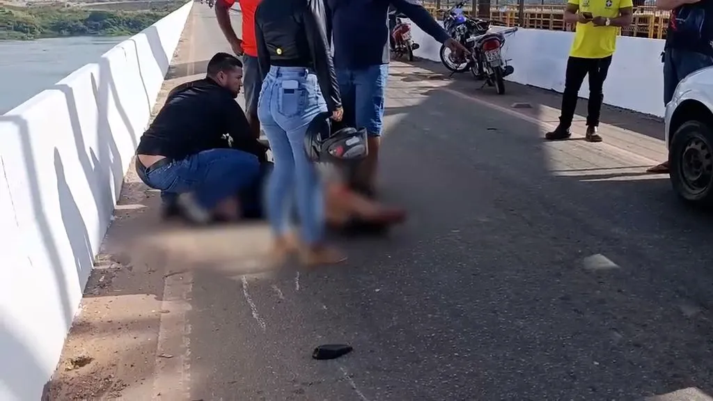 O idoso foi atingido na ponte, levado ao hospital da cidade, mas não resistiu