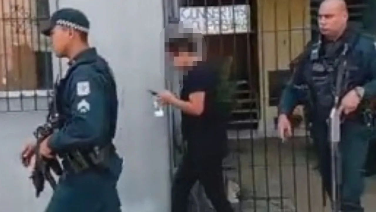 A situação chamou atenção e revoltou moradores do residencial que se indignaram com a atitude da mulher e a ameaçaram. A Polícia Militar foi acionada e encaminhou a suspeita para esclarecimentos.