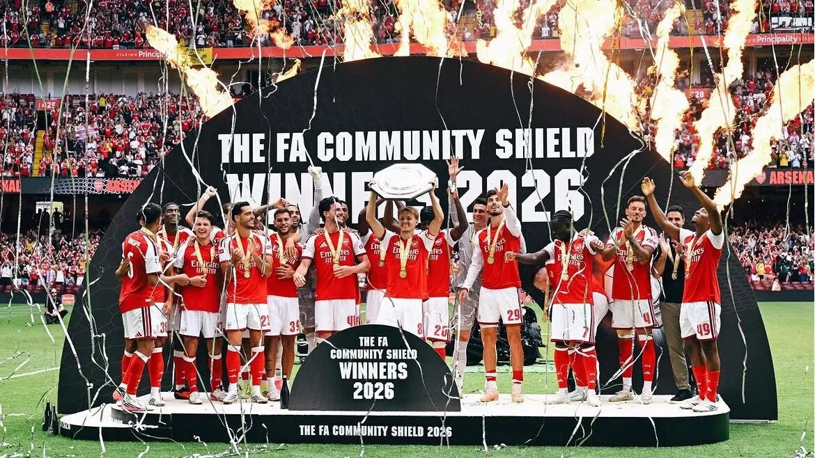 O Arsenal goleia o Manchester City por 3 a 0 e conquista a Supercopa da Inglaterra, alcançando o 17º título na competição.