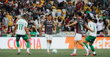 De virada e com gol nos acréscimos, o Fluminense venceu o Palmeiras por 3 a 2, neste sábado (15/08), no Maracanã, e encerrou um jejum de oito jogos sem vitória.