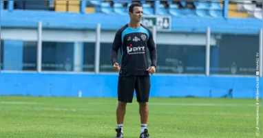 O técnico Júnior Rocha definiu a lista de 23 atletas convocados para o jogo contra a Ferroviária, nesta segunda-feira (17/08), em Araraquara (SP).