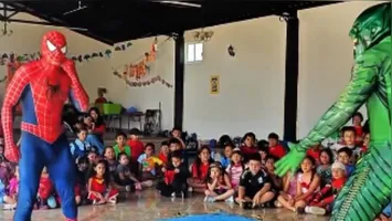 Mexicano Alejandro Servín usa experiência como dublê e fisioterapeuta para criar batalhas realistas contra o Duende Verde.