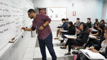 Saiba tudo sobre o concurso para professores no CE: 2 mil vagas, salário de R$ 7,1 mil, inscrição até 15/10/2026. Prepare-se já!