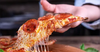 O tributo reforça o status da pizza como um dos alimentos mais consumidos do planeta, com cinco bilhões de unidades vendidas por ano.
